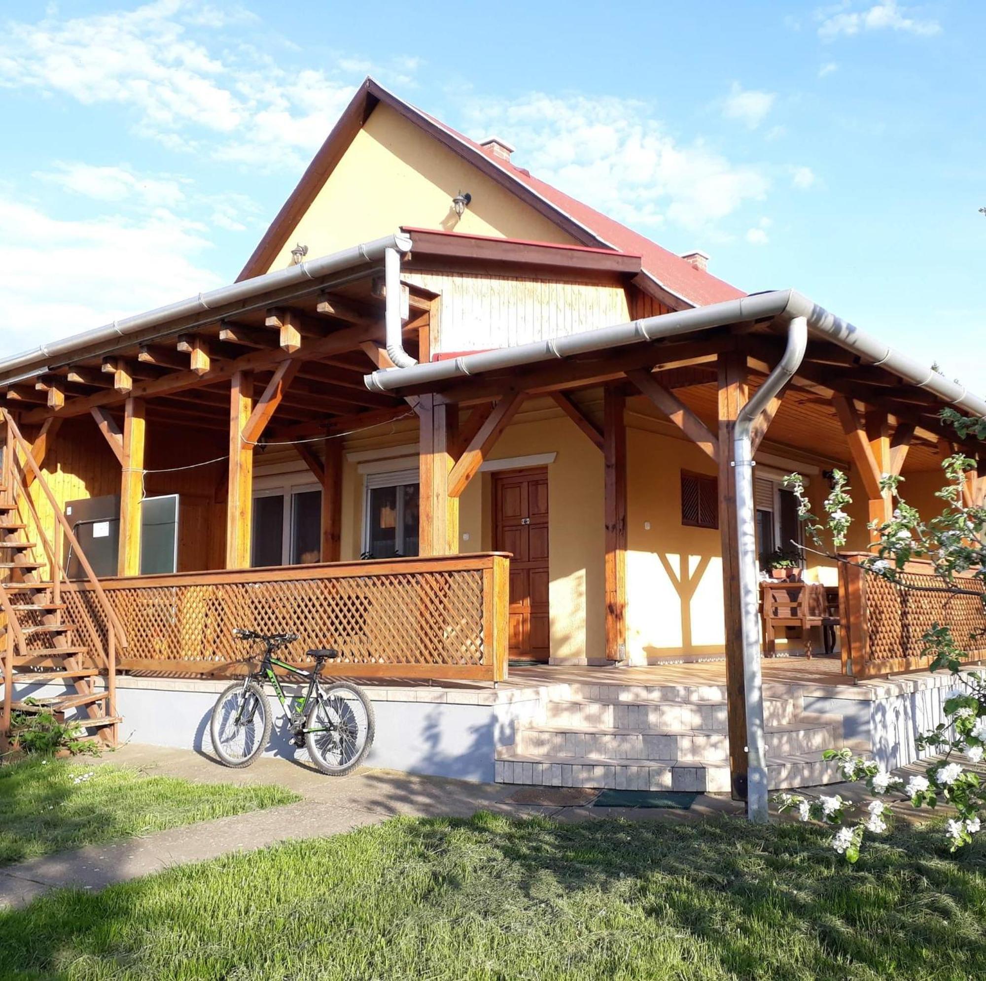 Oerveny Vendeghaz Hotel Tiszafured Room photo